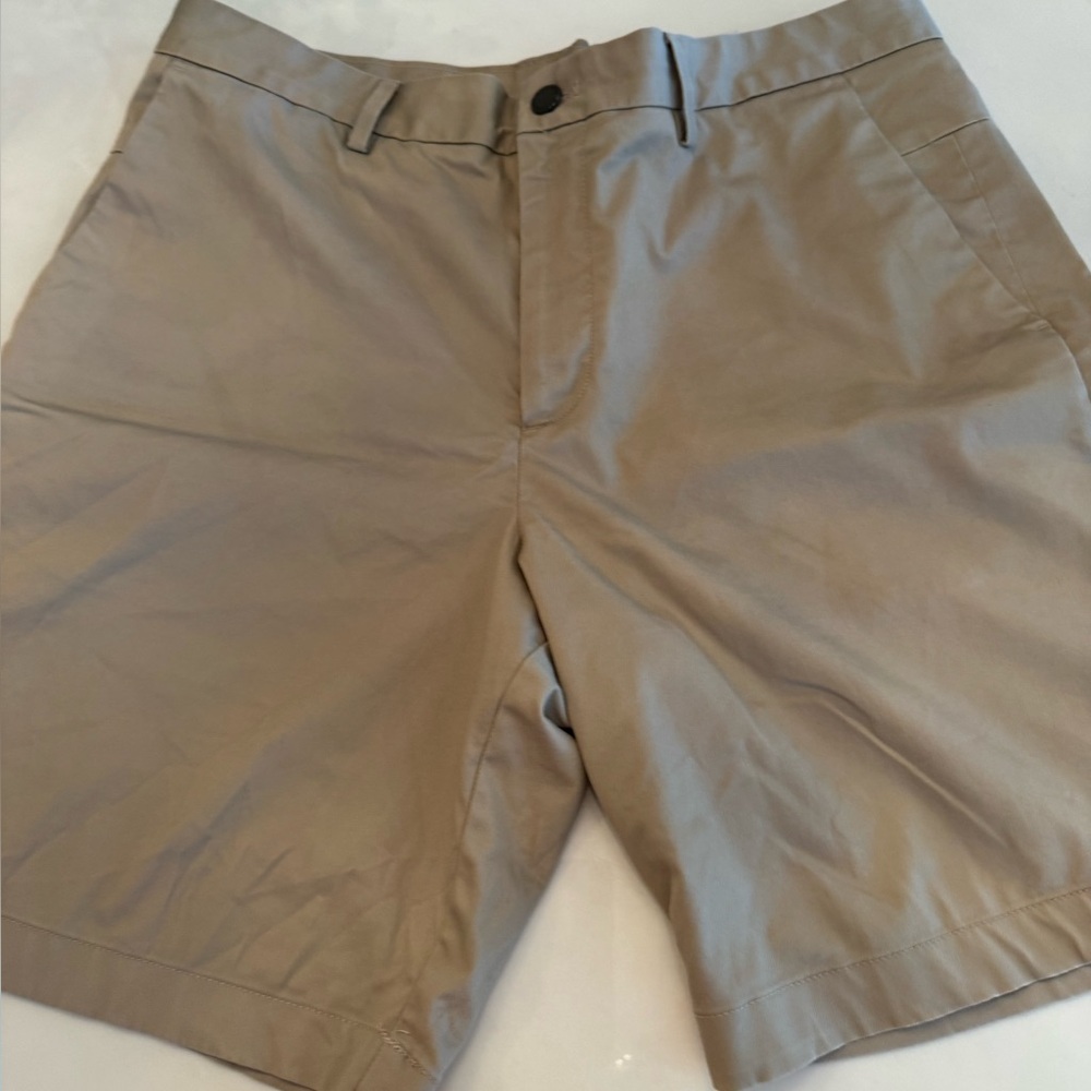 Banana Republic Aiden Shorts - Beige